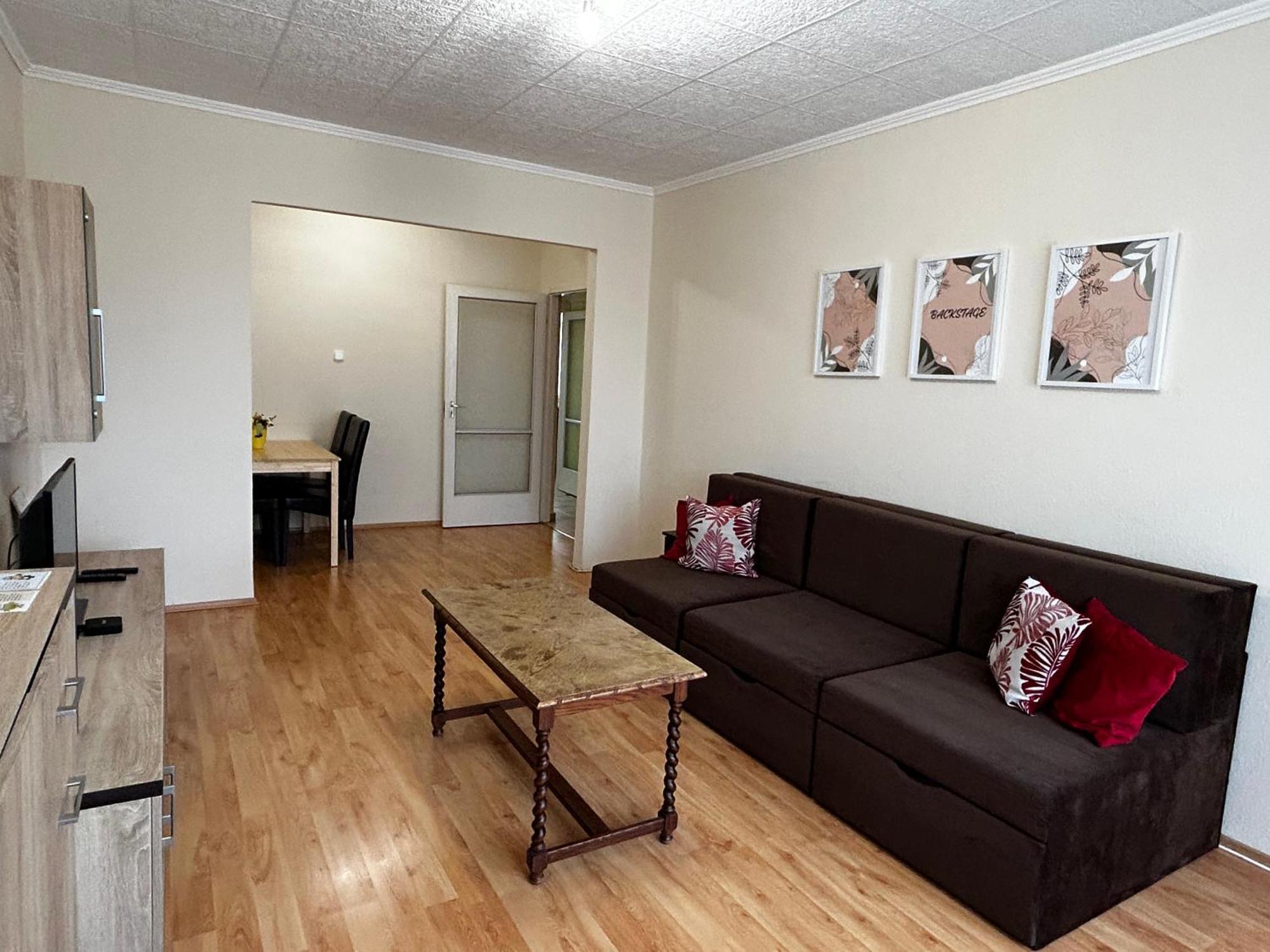Backstage Apartment *